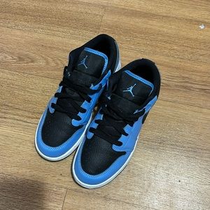 Jordan 1 low university blue black